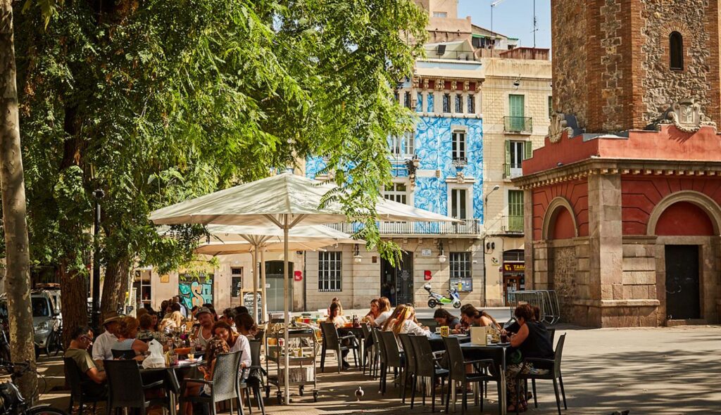Foto de una terraza en un bar de gracia
